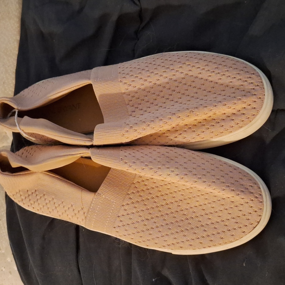 10W shoes